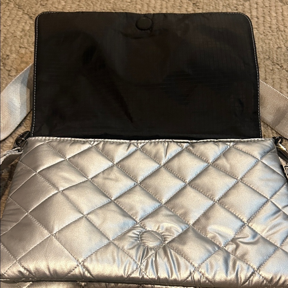 Haute Store Silver Quilted Crossbody Bag - Picture 5 of 9